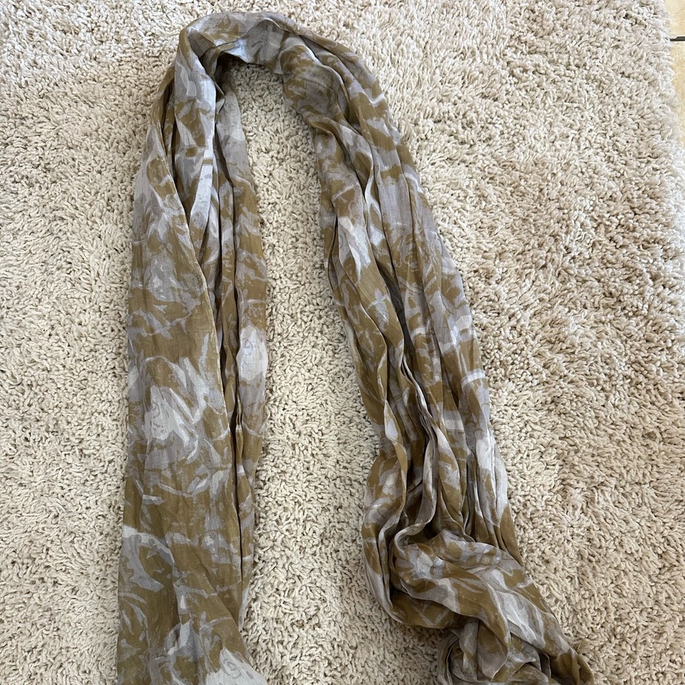 Mynuka for Guess wrap/scarf